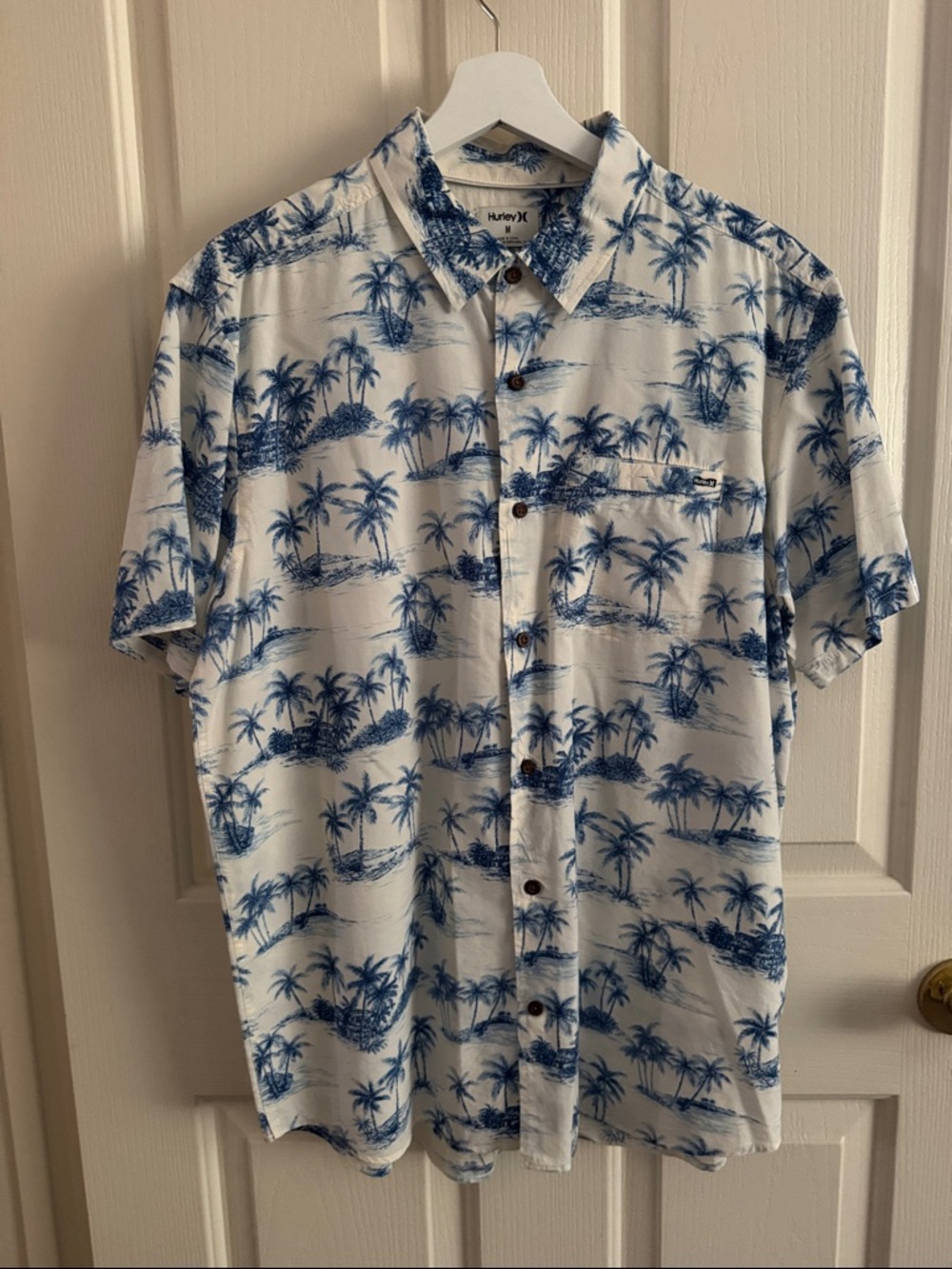 Hurley White and Blue Palm-Print Short Sleeve Button-Up Shirt